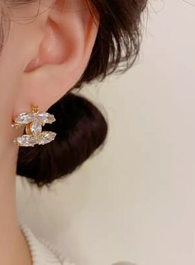 精致甜美小香风锆石双C耳扣女