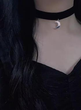 欧美暗黑少女复古月牙锁骨链