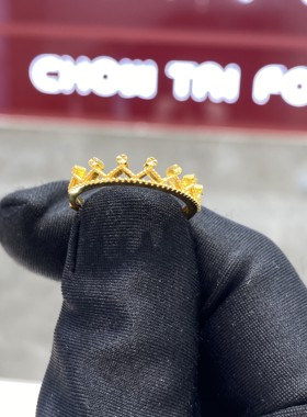 周大福公主皇冠黄金戒指