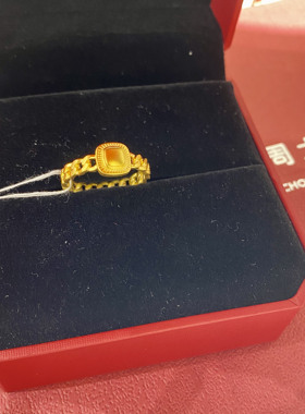 周大福小面包复古黄金戒指