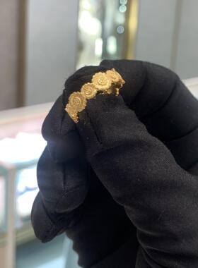 周大福向日葵花朵黄金戒指