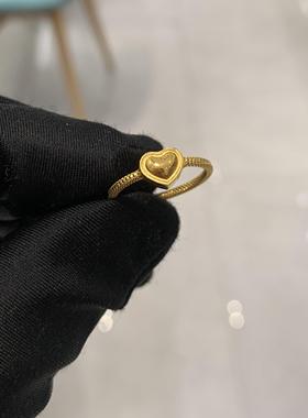 周大福小心心黄金闭口爱心戒指