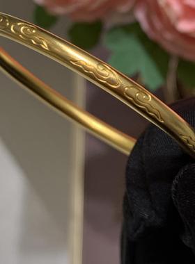 周大福古法祥云黄金手镯