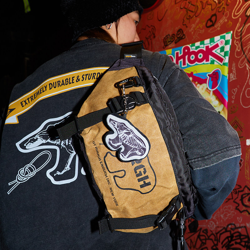 RGH 复古沙漠斜挎包男款机车骑行腰包户外防水大容量登山徒步胸包,淘宝优惠券,粉丝福利购,淘宝优惠卷