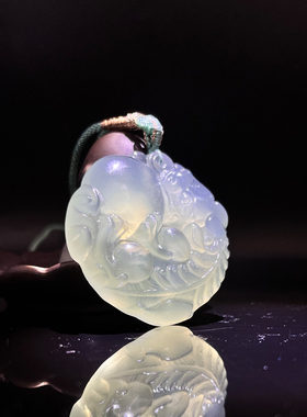 岫玉180冰料貔貅抱宝吊坠