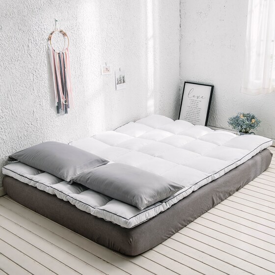 Japanese style thickened warm super soft velvet mattress