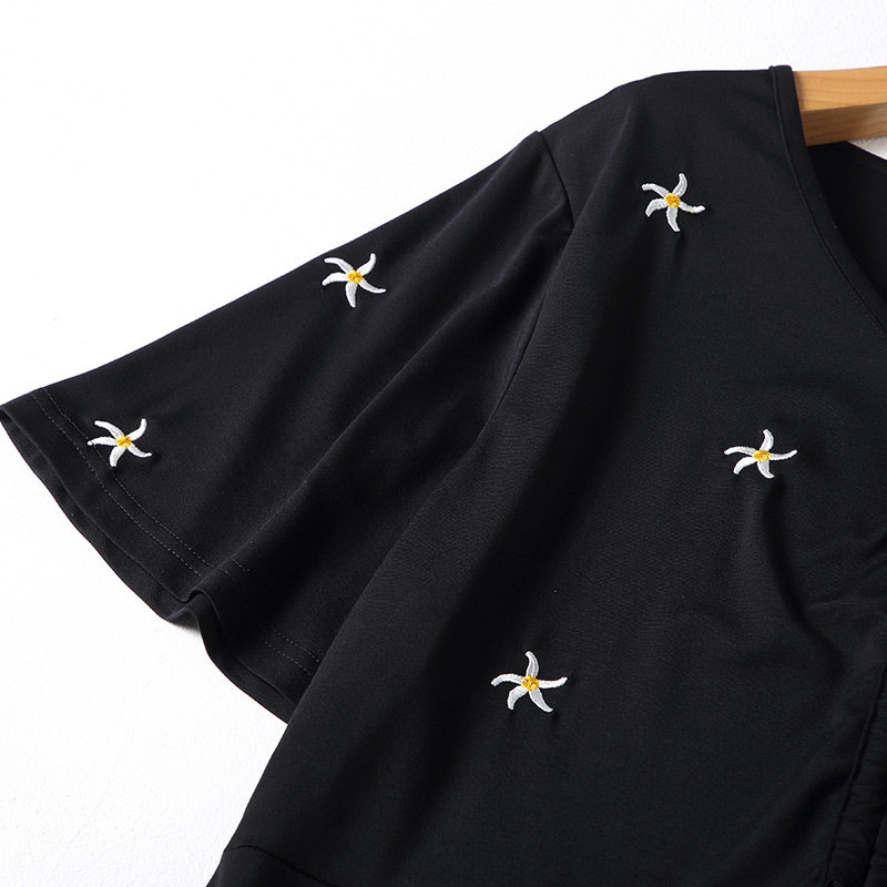  爱朴女装大码女装