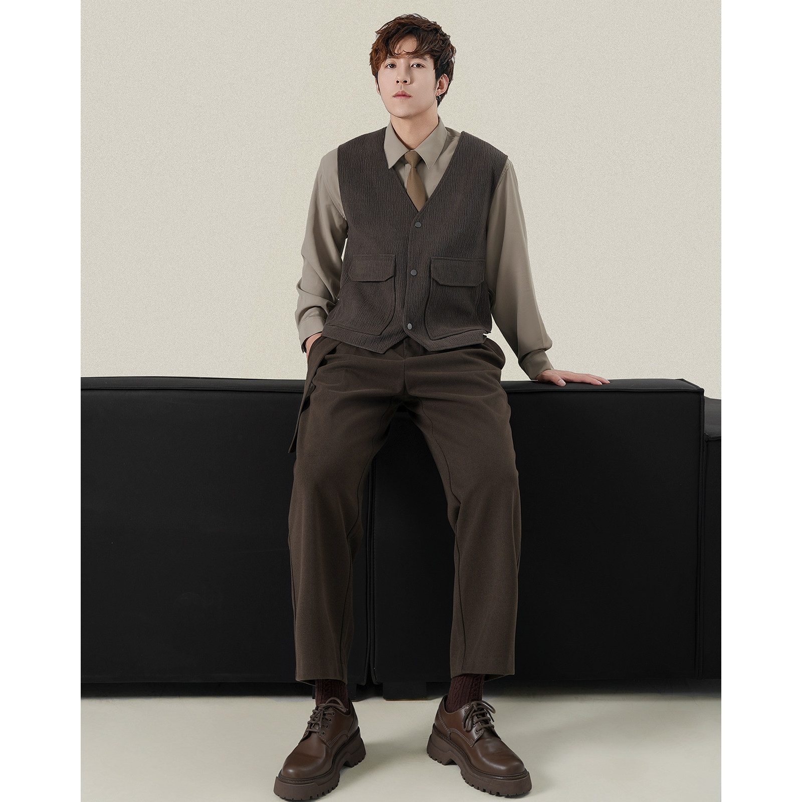 老钱风日系修身V领叠穿内搭英伦风无袖坎肩灯芯绒质感复古男马甲,淘宝优惠券,粉丝福利购,淘宝优惠卷