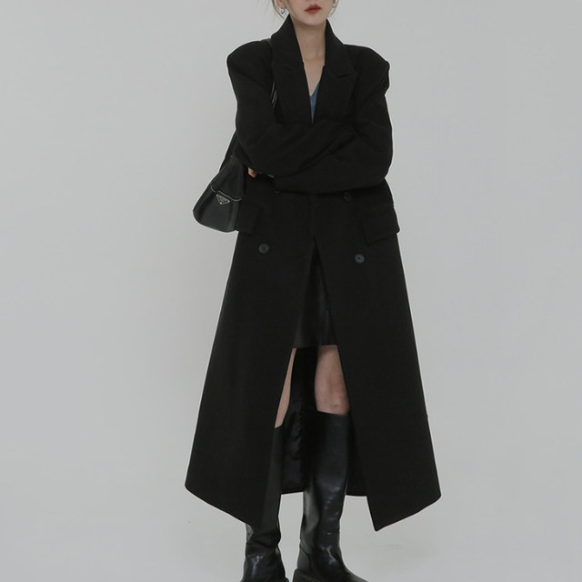 Tall black autumn and winter women's woolen coat