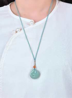 天然绿东陵玉年年有余吊坠