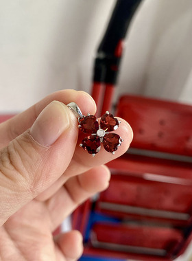 天然酒红色石榴石四叶草项链纯银女轻奢新款设计高级感锁骨链礼物