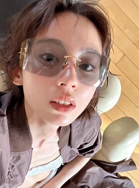 欧美复古无框茶色墨镜女大框金属字母千禧风辣妹眼镜未来感太阳镜