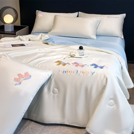Summer ice silk quilt four-piece set, cool and silky air-conditioned quilt core, summer cooling quilt, machine washable single thin quilt, complete set
