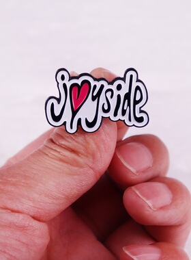 Joyside 中国朋克摇滚乐队红色爱心艺术字体金属徽章胸针配饰Pins