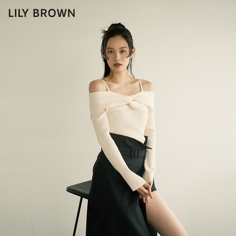 LILY BROWN秋冬款纯色交叉一字领修身针织上衣LWNT235001-图0