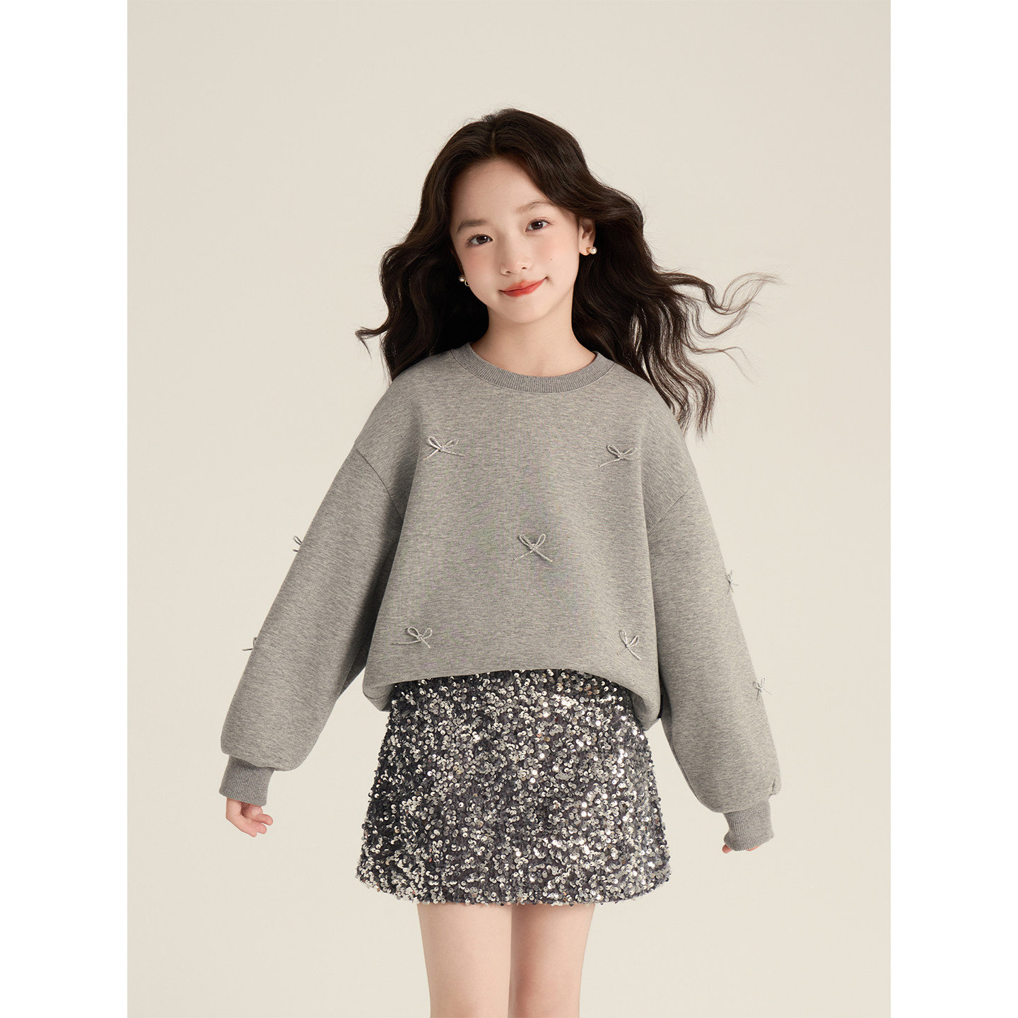 Amybaby女童套装秋季2025新款洋气立体蝴蝶结灰色圆领卫衣A字裙