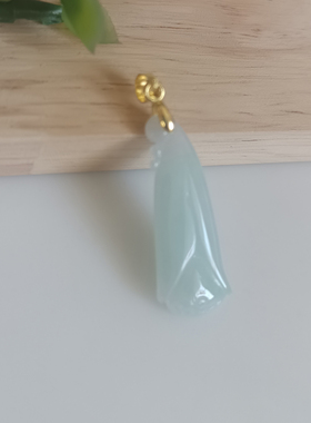 高贵天然A货冰种翡翠玉兰花吊坠