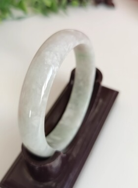 清库存只有一件特惠天然翡翠白色飘紫罗兰花玉手镯女款内径55毫米