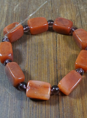 2402号 新疆克拉玛依红色金丝玉手链