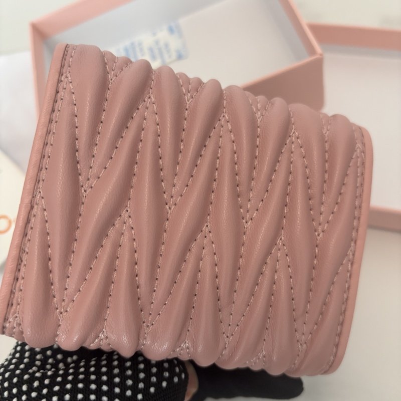 miu短款钱包粉色爱心3折零钱包山羊皮硬币包时尚简约女生小礼物卡,淘宝优惠券,粉丝福利购,淘宝优惠卷