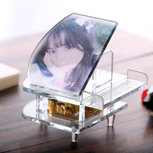 七夕情人节礼物创意照片定制水晶钢琴音乐盒生日送老婆女友发光 - 图1