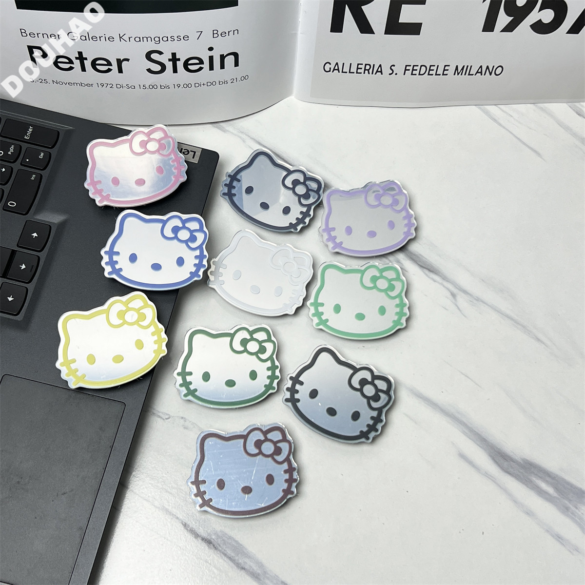 ins风气囊支架镜子化妆镜可爱卡通凯蒂可伸缩粘贴式桌面通用网红,淘宝优惠券,粉丝福利购,淘宝优惠卷