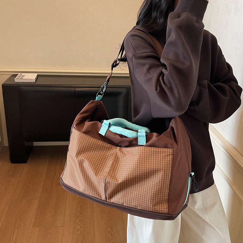 Large-capacity travel bag for women's short-distance travel storage