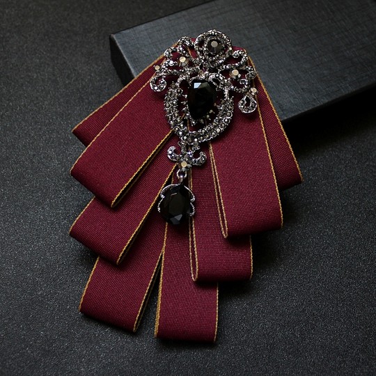 Деловой костюм джентльмена с галстуком-бабочкой, мода в европейском и американском стиле.