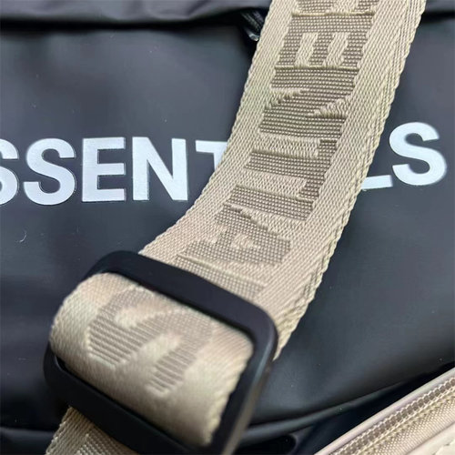 FOG新款 Essentials复线尼龙单肩斜挎包胸包高街运动潮流男女情侣 - 图2