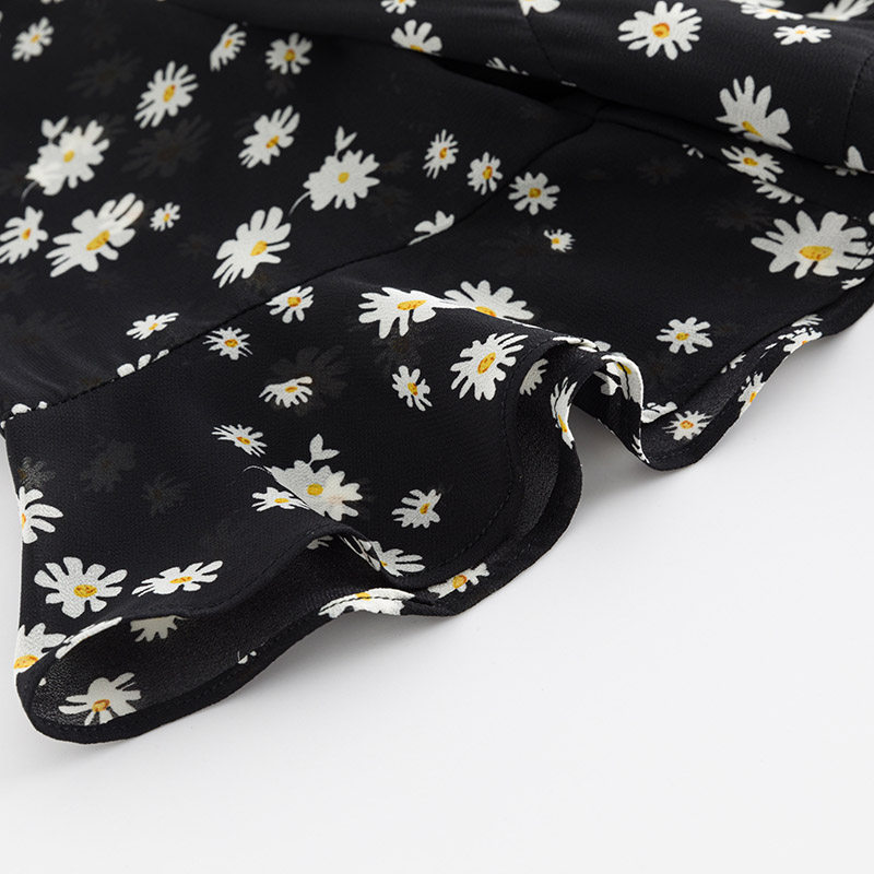 胖mm大码宽松百搭v领小雏菊潮上衣 云妃秀大码女装