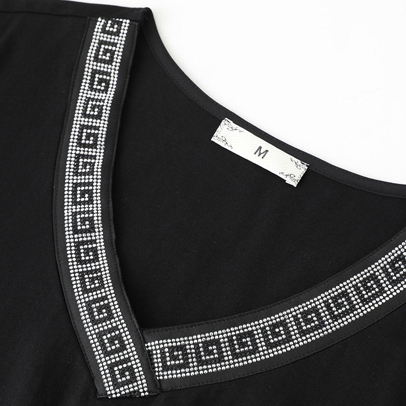 胖mm显瘦洋气v领遮肚子大码t恤 云妃秀大码女装