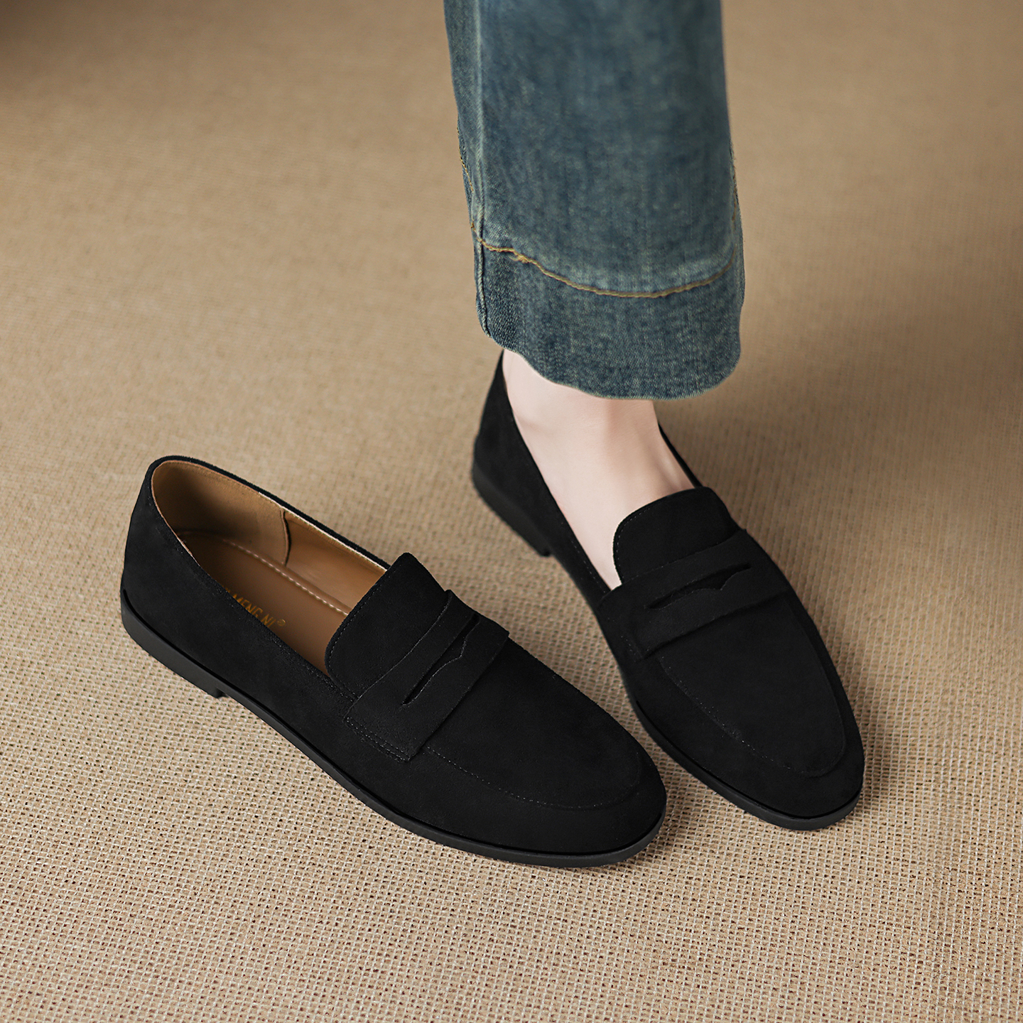 巨好看小皮鞋女2025秋新款爆款法式绝美单鞋女不累脚一脚蹬平底鞋 - 图0