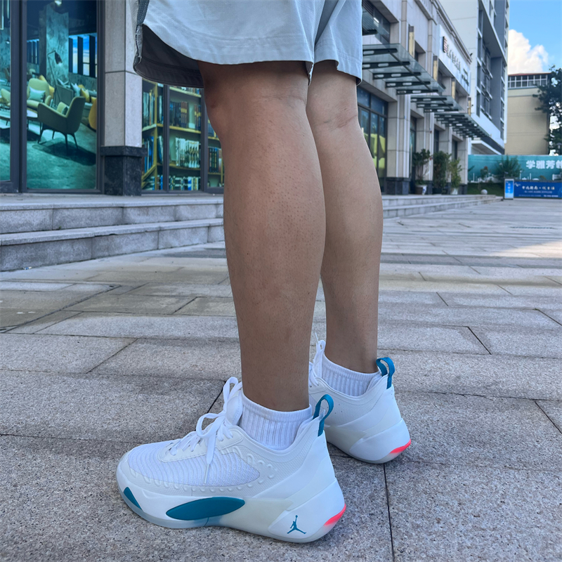 Air Jordan Luka 1 男子东契奇一代低帮实战缓震篮球鞋DN1771-106 - 图1