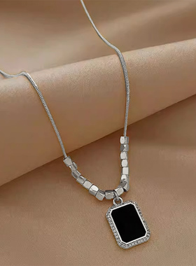 银色方牌吊坠项链女高级感