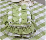 Зеленая цветная куртка, бумажные салфетки