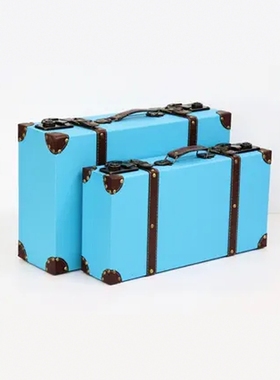 手提箱陈列服装店橱窗复古怀旧