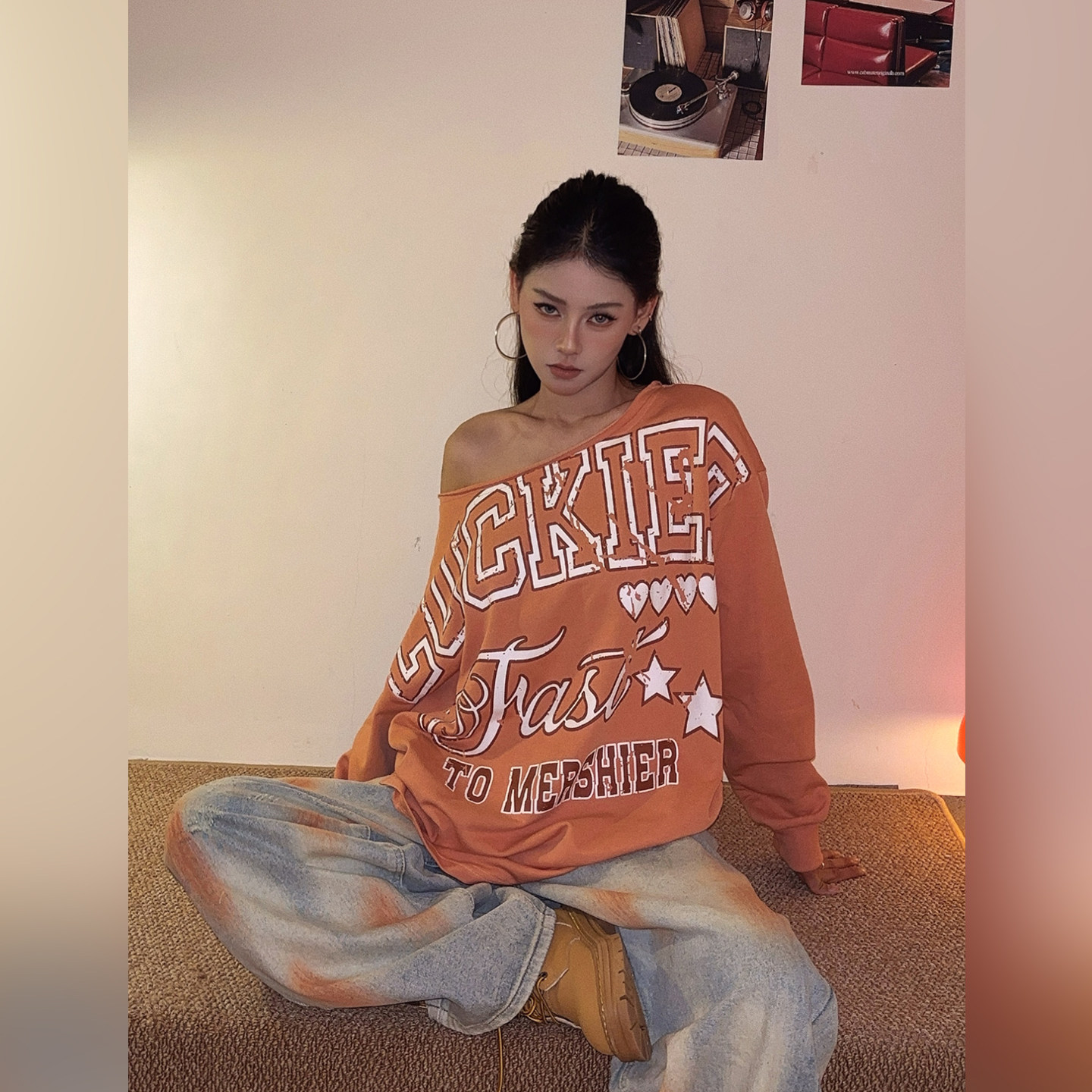 doubled美式复古辣妹斜领字母印花长袖卫衣女宽松露肩上衣打底衫,淘宝优惠券,粉丝福利购,淘宝优惠卷