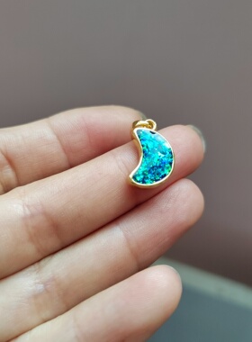 复古仿欧珀小吊坠闪亮金属光几何图形月亮吊坠