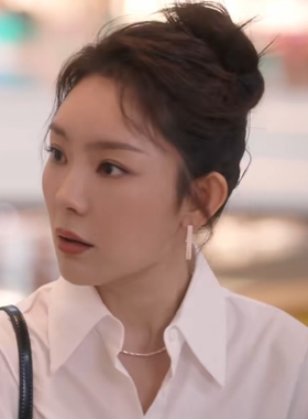 绽放的许开心于欣禾黎笑笑耳环
