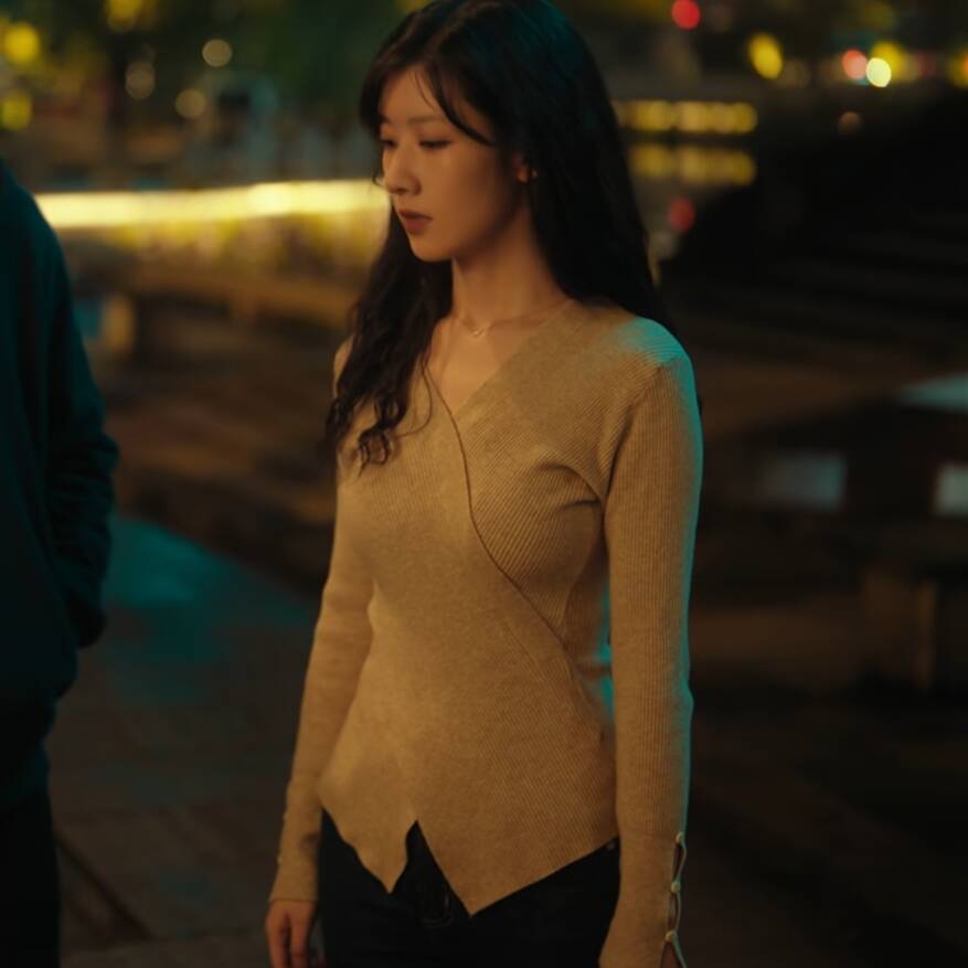 原版余生有涯杨雨希楚楚同款针织衫上衣女衣服v领不规则修身潮 - 图0