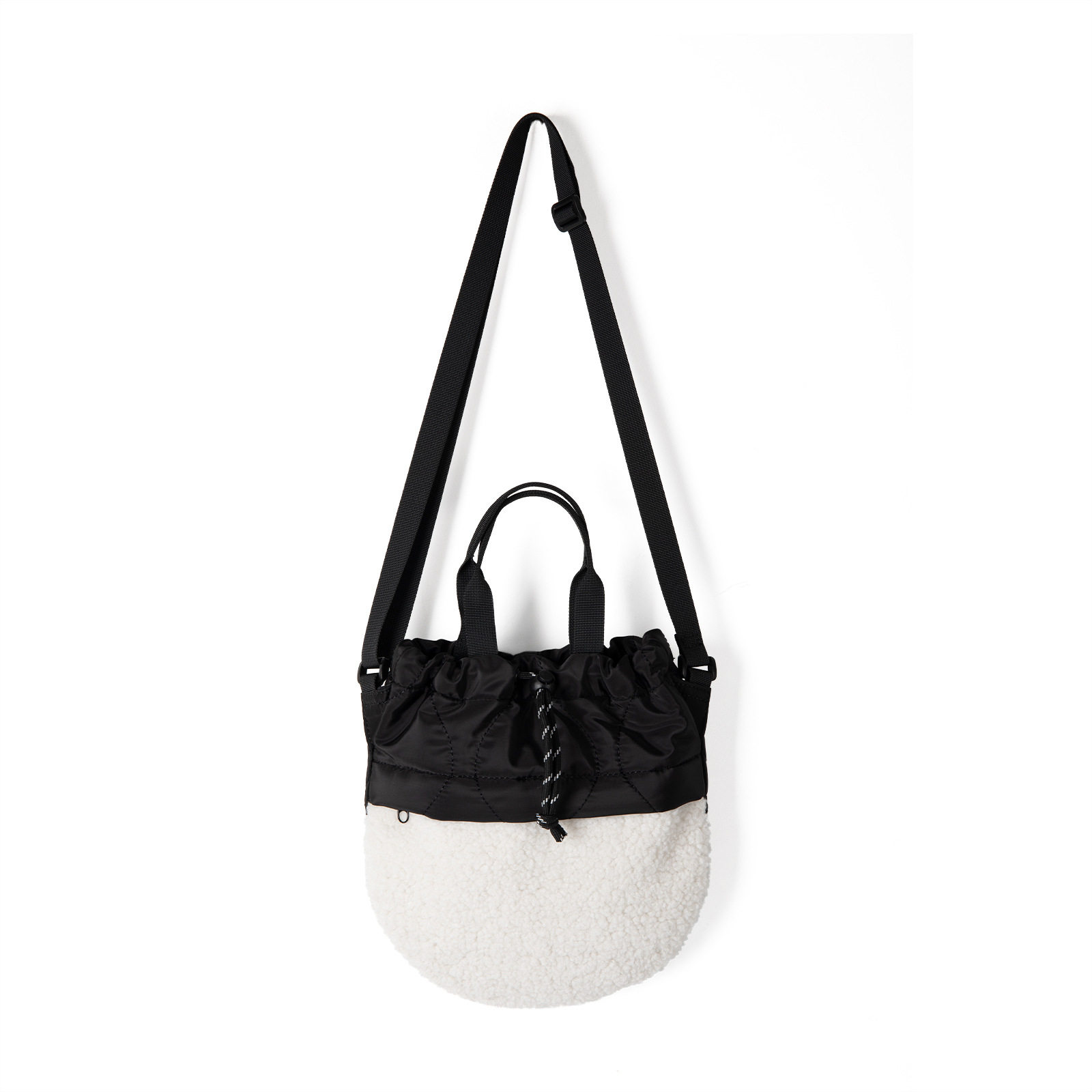 C版小众设计尼龙拼接水桶包女新款感个性百搭时髦手提单肩,淘宝优惠券,粉丝福利购,淘宝优惠卷