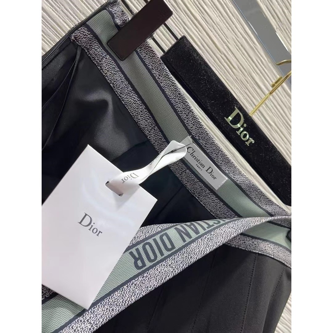 Dior/迪奥 24夏季新款高腰显瘦学院风字母腰a字裙短裙女生百褶裙