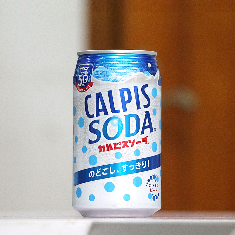 日本进口朝日可尔必思calpis酸乳味乳酸菌饮料SODA汽水350g罐装-图0