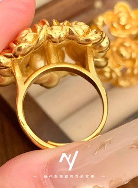 金店同款古法沙金玫瑰手捧花戒指轻奢复古花朵食指戒指送女友礼物