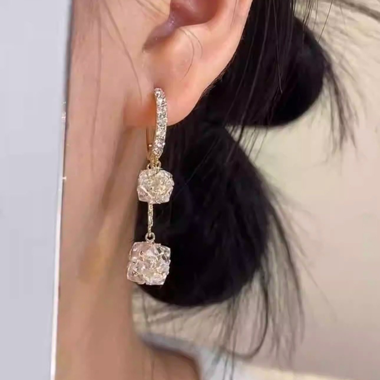 轻奢高级感锆石球球流苏耳环女小众气质精致百搭满钻耳扣时尚耳饰,淘宝优惠券,粉丝福利购,淘宝优惠卷