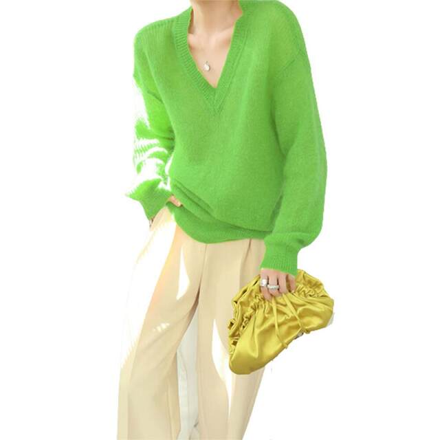 Very easy to wear, soft and glutinous! Good fit ~ Super pretty and pretty mohair green V-neck sweater top for women