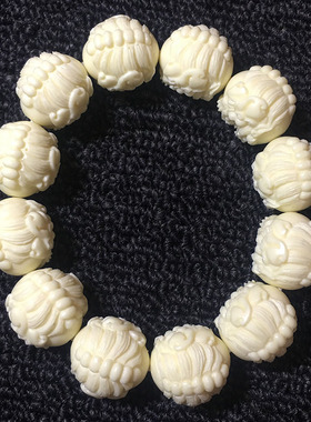 象牙果雕刻金钱守护貔貅2