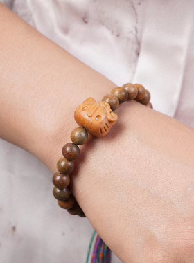 绿檀木雕刻福字招财KT猫