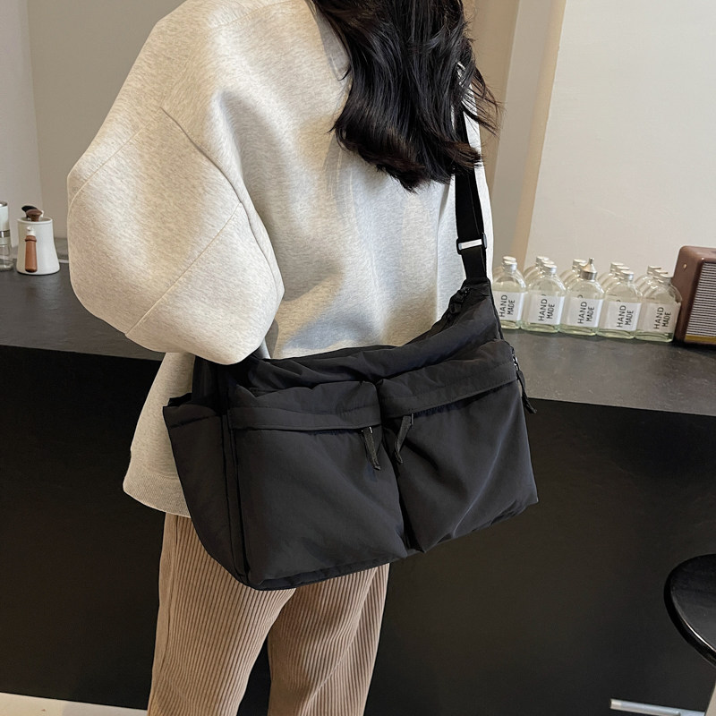 户外休闲大容量饺子包通勤简约单肩斜挎布包时尚百搭学生上课背包,淘宝优惠券,粉丝福利购,淘宝优惠卷
