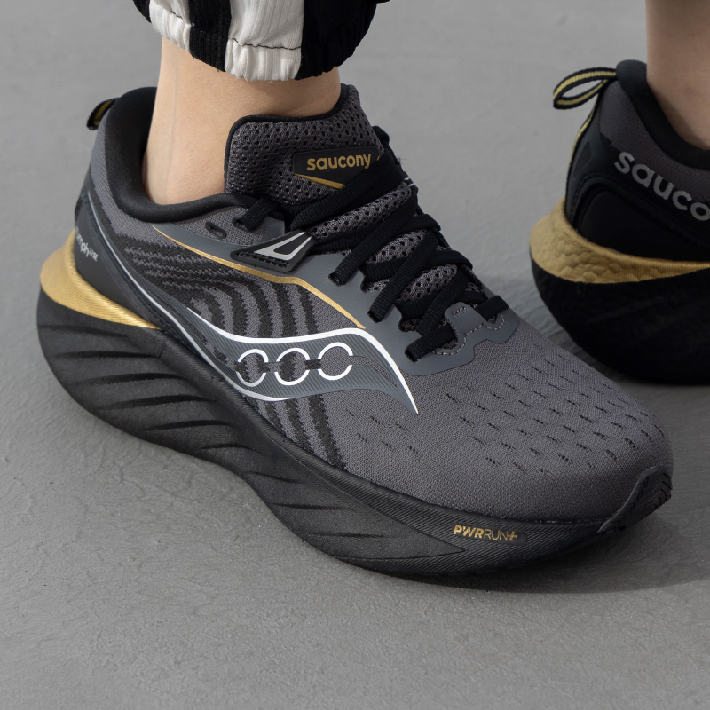 Saucony索康尼减震跑步鞋男鞋新款轻便跑鞋TRIUMPH胜利22运动鞋子